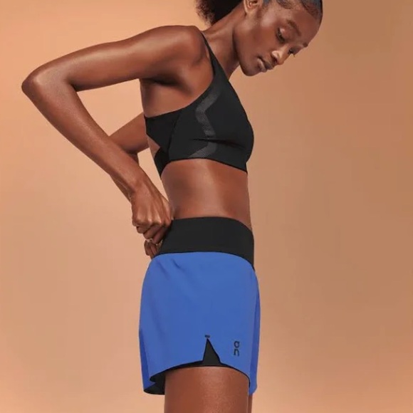 ON CLOUD running shorts - Picture 2 of 12